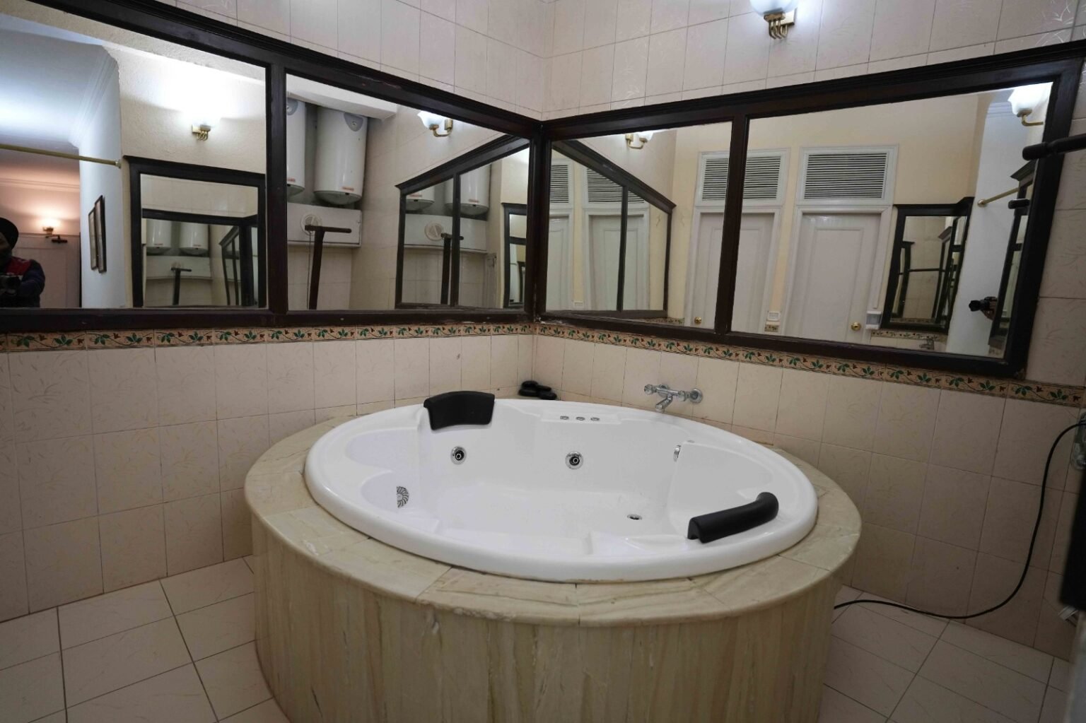 Jacuzzi